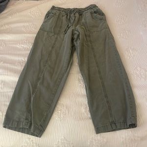 AERIE Cropped Green Cargo Pants